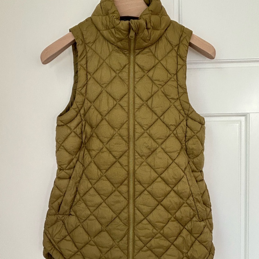 Athleta Quilted-Down Women's Vest